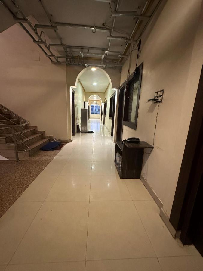 Hotel Deva Inn Варанаси Экстерьер фото