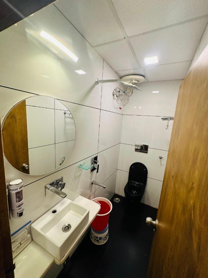 Hotel Deva Inn Варанаси Экстерьер фото