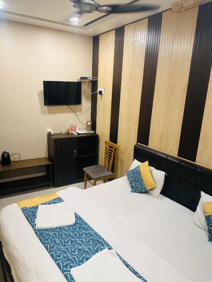 Hotel Deva Inn Варанаси Экстерьер фото