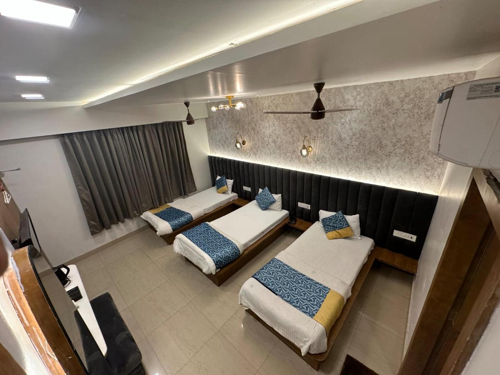 Hotel Deva Inn Варанаси Экстерьер фото