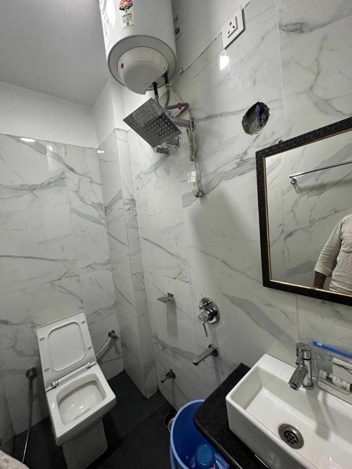 Hotel Deva Inn Варанаси Экстерьер фото